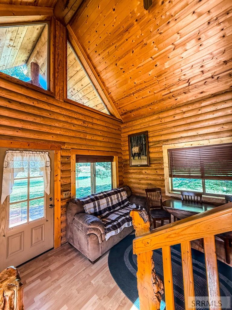 38 Rattlesnake Road Irwin, ID 83428 - Photo 4 of 27 living room