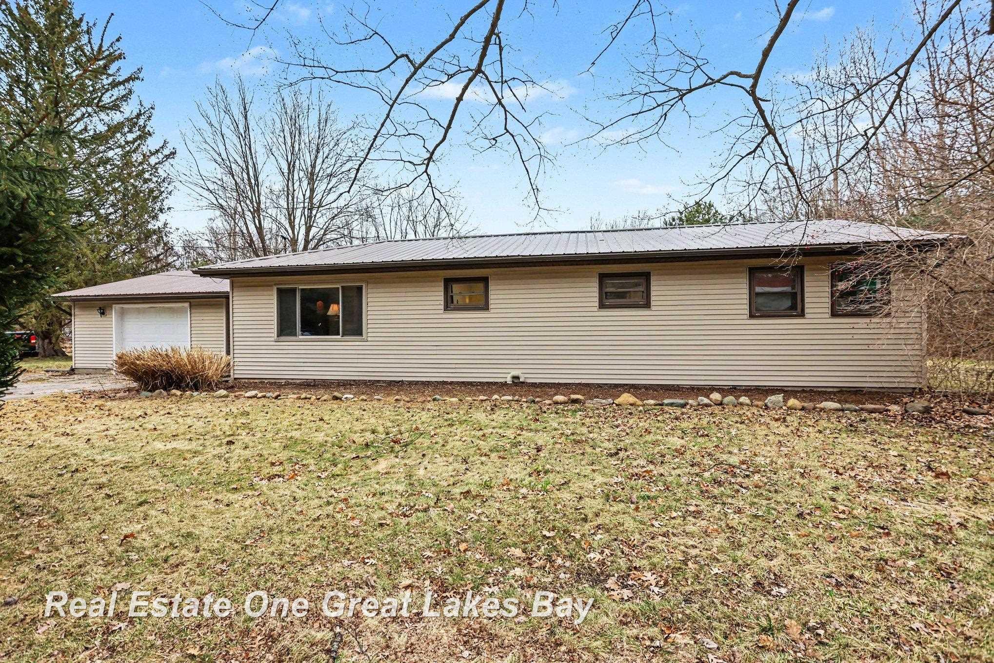 12467 Dorwood Road Burt, MI 48417 - Photo 3 of 33