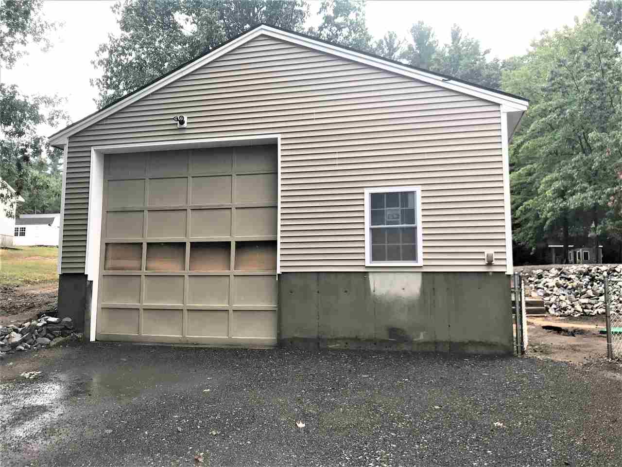 31 Amherst Road Merrimack, NH 03054 - Photo 2 of 17