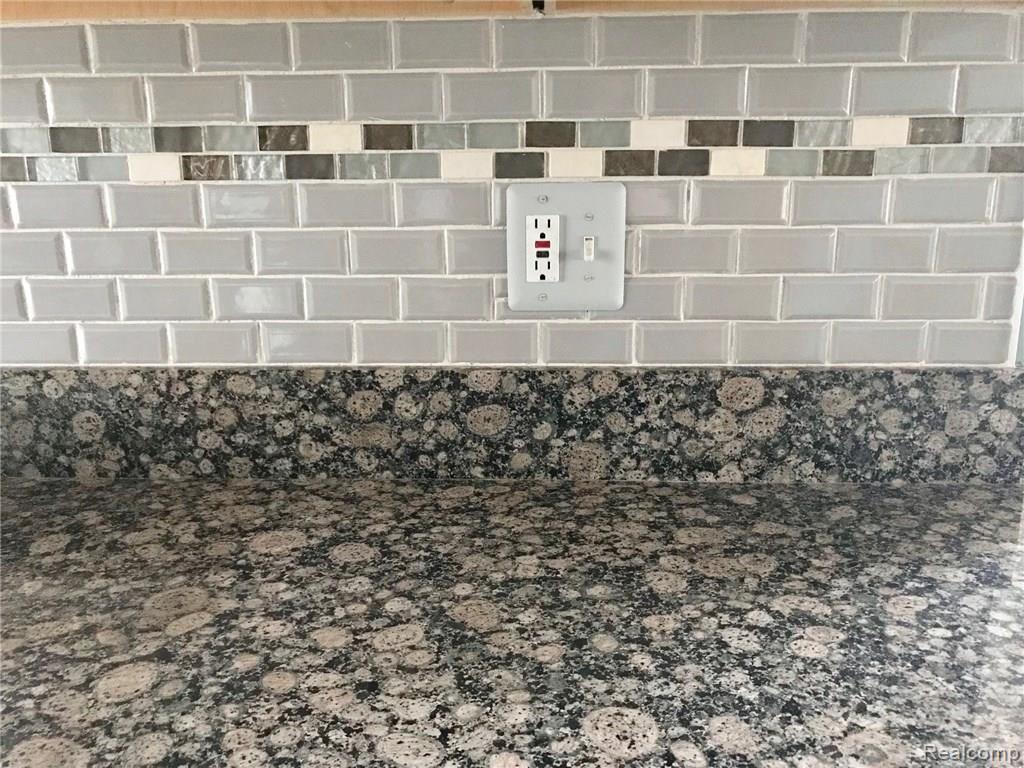 817 Wilwood Road Rochester Hills, MI 48309 - Photo 14 of 44