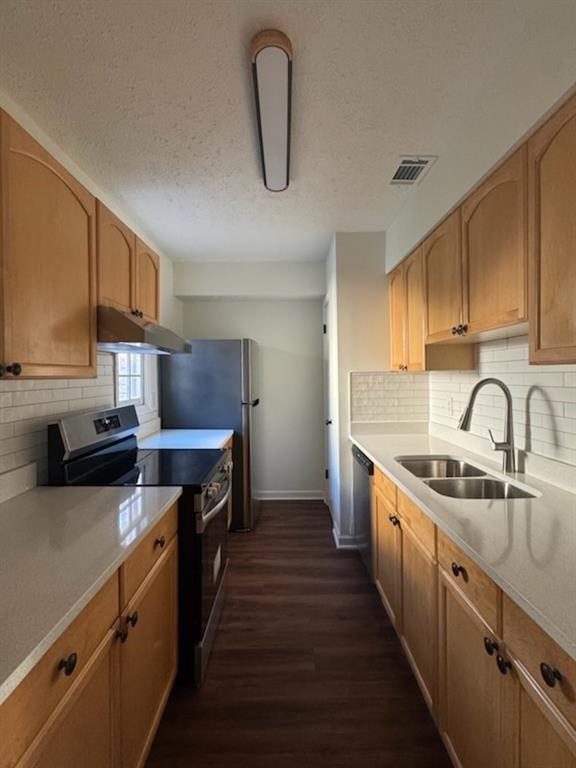 3091 Colonial Way, Unit D4 Atlanta, GA 30341 - Photo 3 of 12 Gallery Image 3