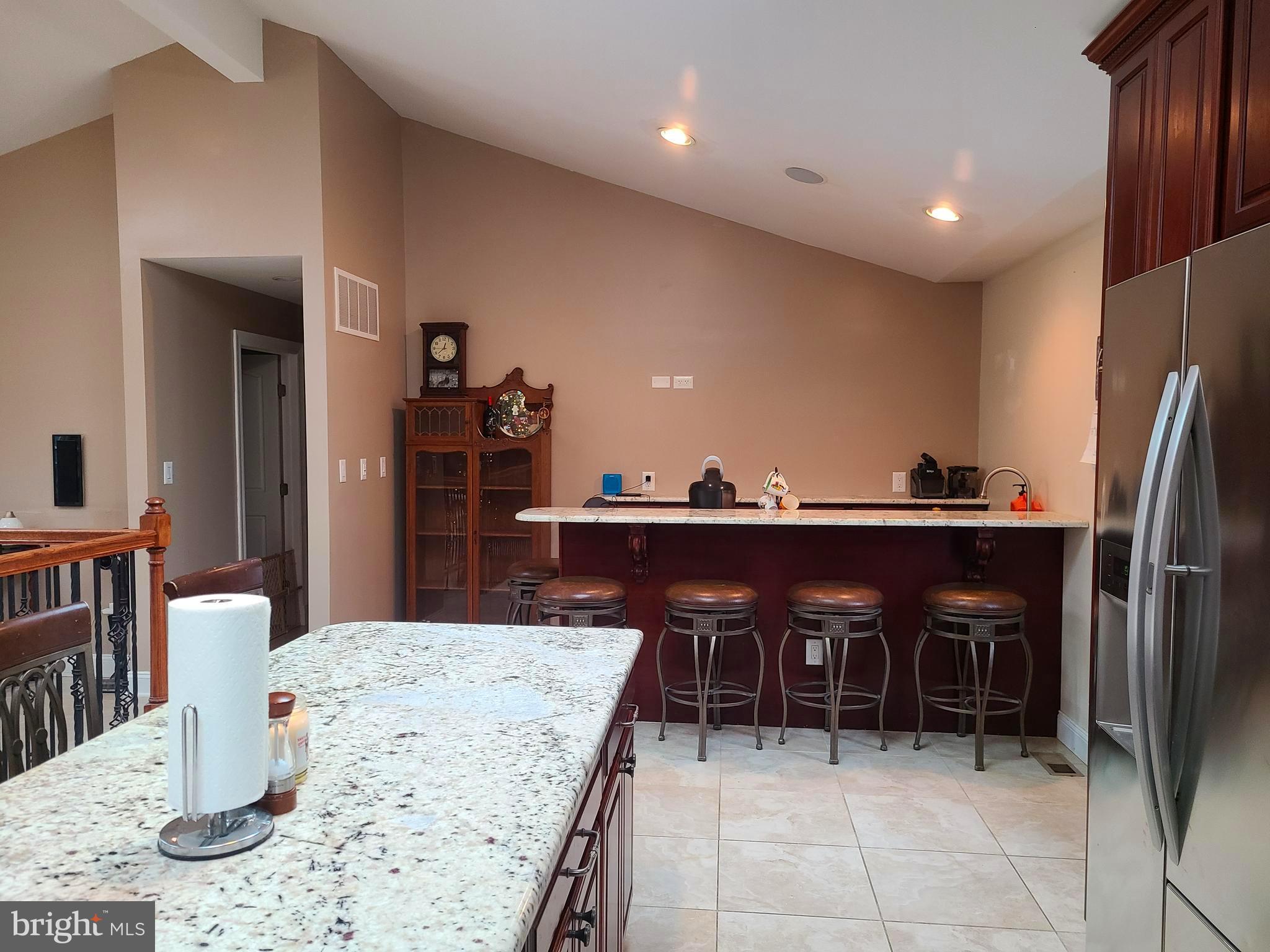 26 Harvard Road Pennsville, NJ 08070 - Photo 16 of 40 View of Breakfast Bar / Bar