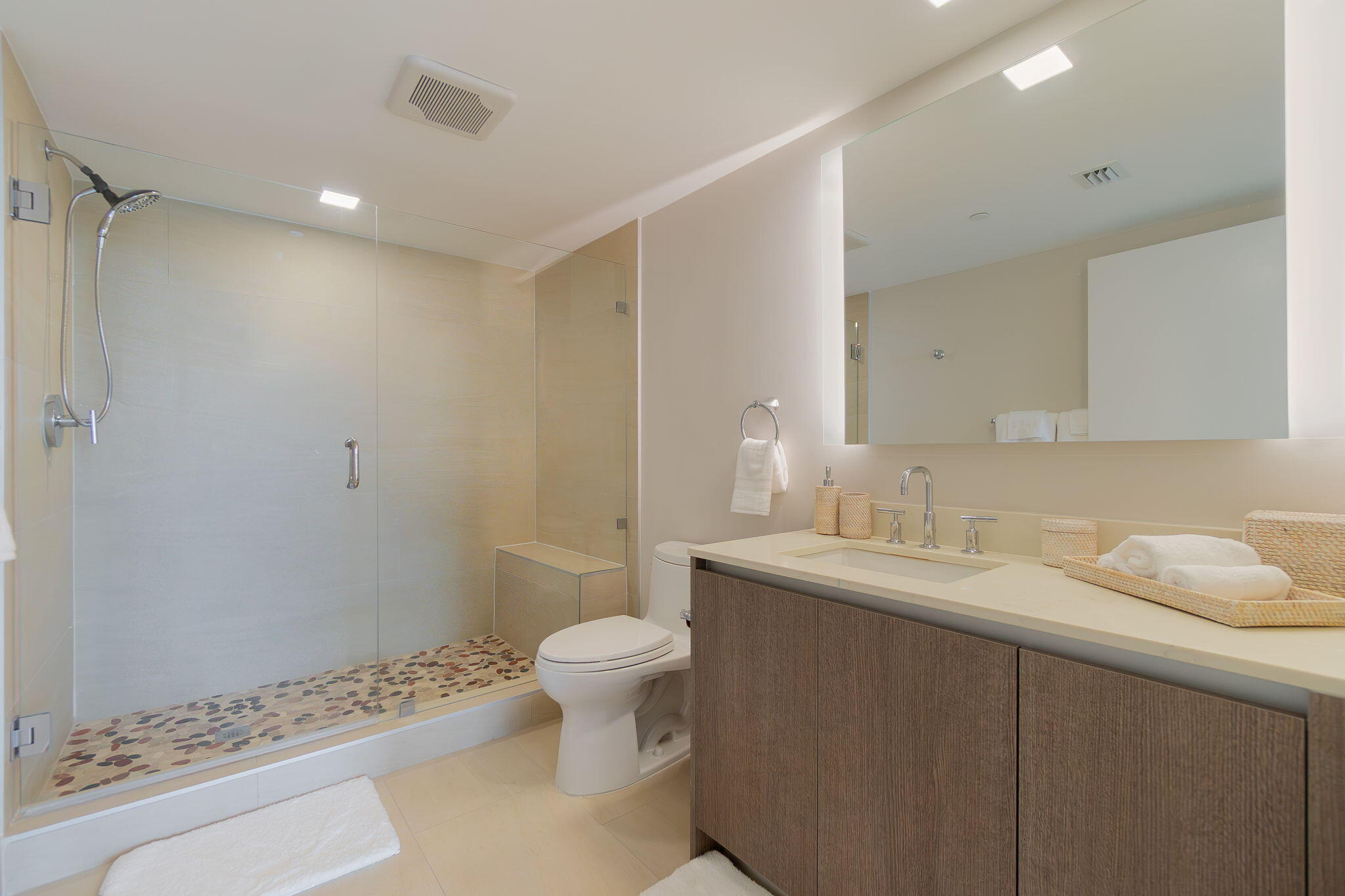 111 Southeast 1st Avenue, Unit 404 Delray Beach, FL 33444 - Photo 16 of 55 Primary bath