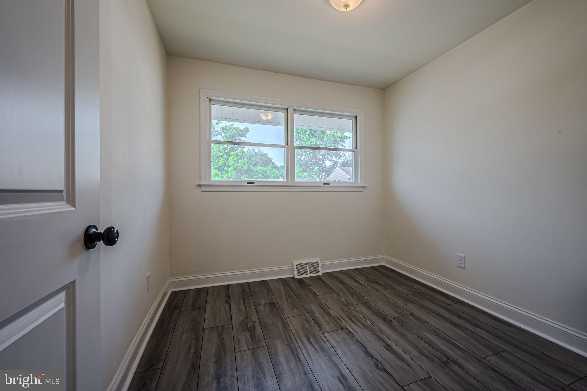 27 Cameo Road Claymont, DE 19703 - Photo 23 of 35 Bedroom 3