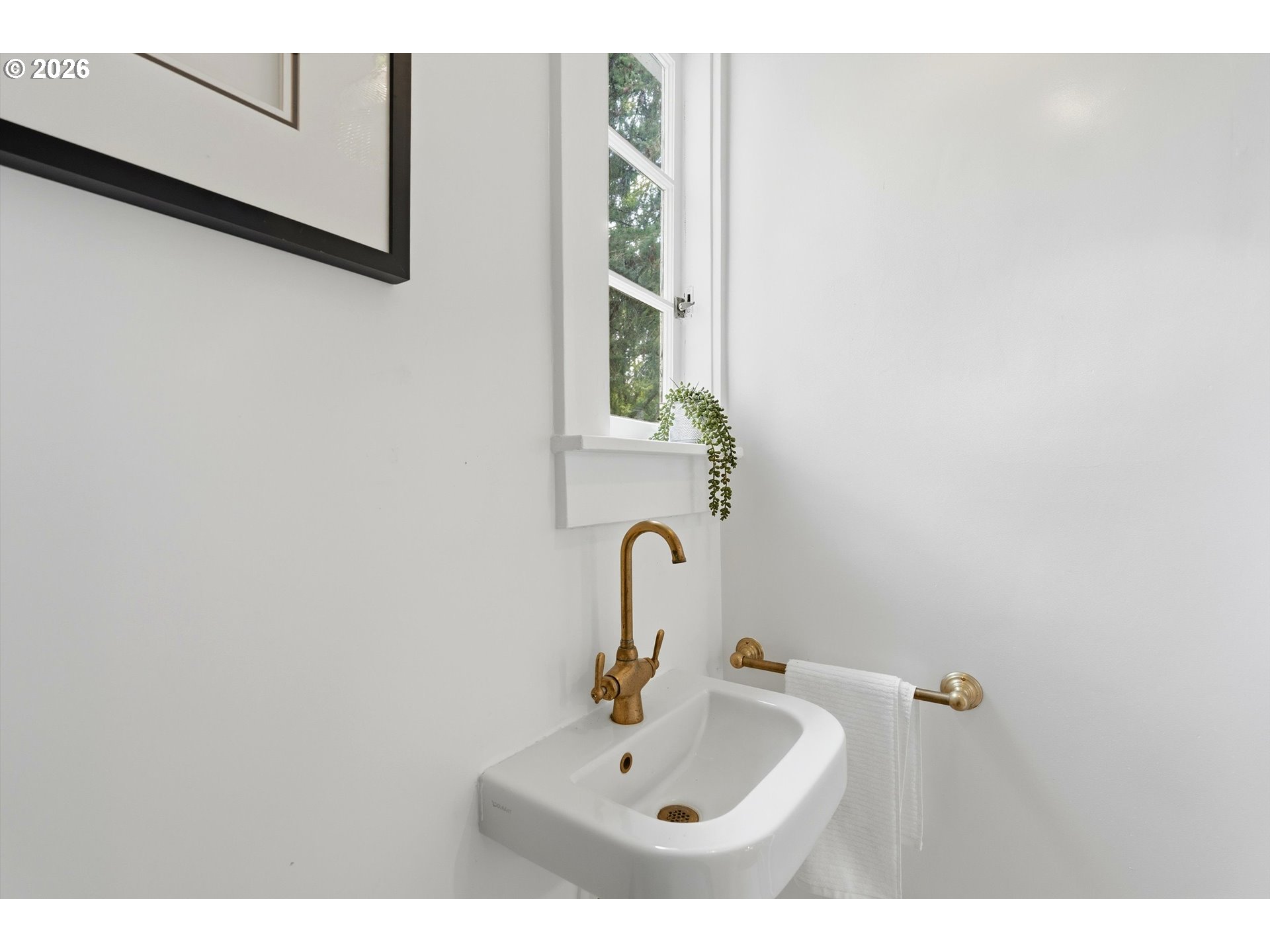 1767 Southwest Prospect Drive Portland, OR 97201 - Photo 13 of 32 Bathroom