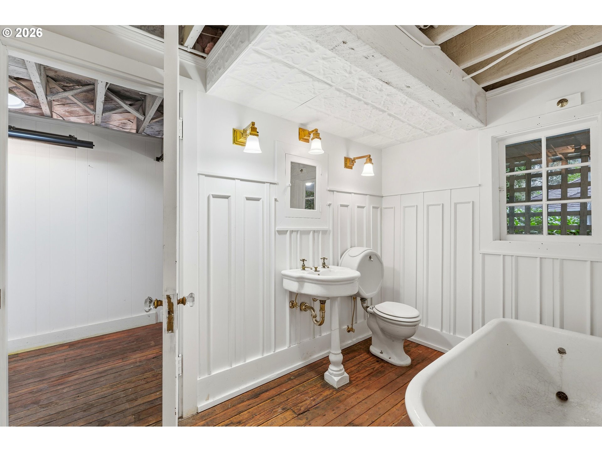 1767 Southwest Prospect Drive Portland, OR 97201 - Photo 25 of 32 Bathroom