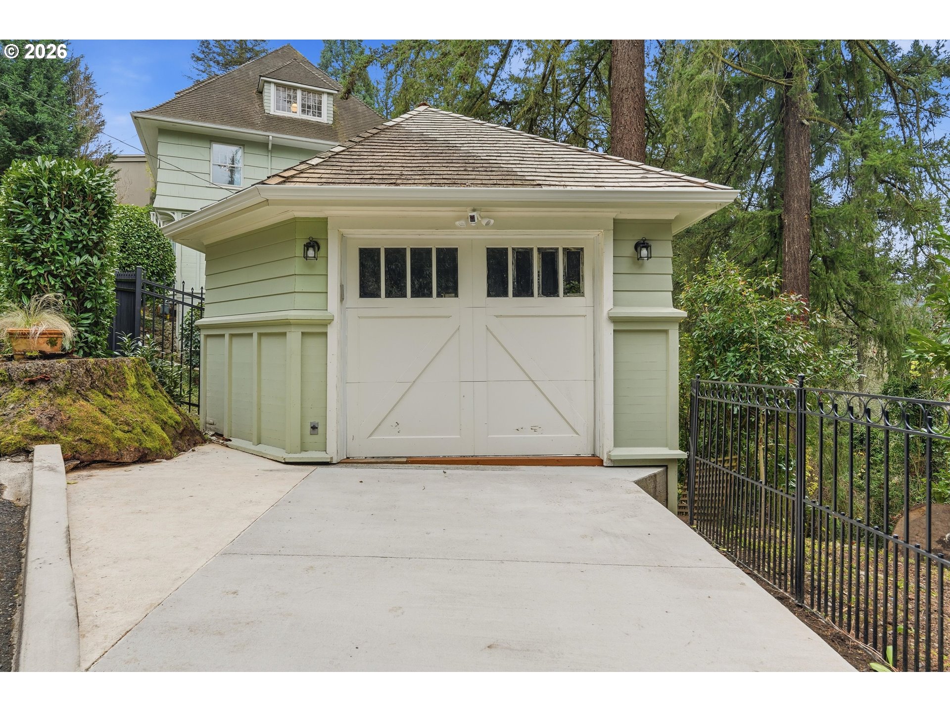 1767 Southwest Prospect Drive Portland, OR 97201 - Photo 28 of 32