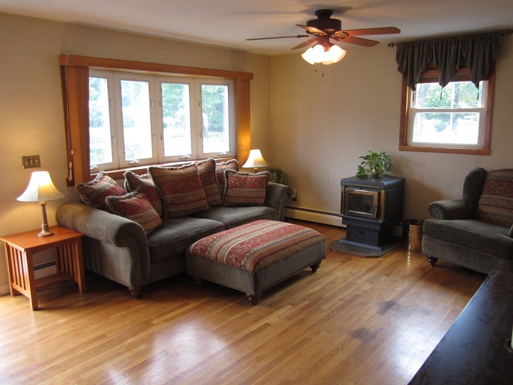 3 Davidson Road Worcester, MA 01605 - Photo 3 of 24 Gallery Image 3