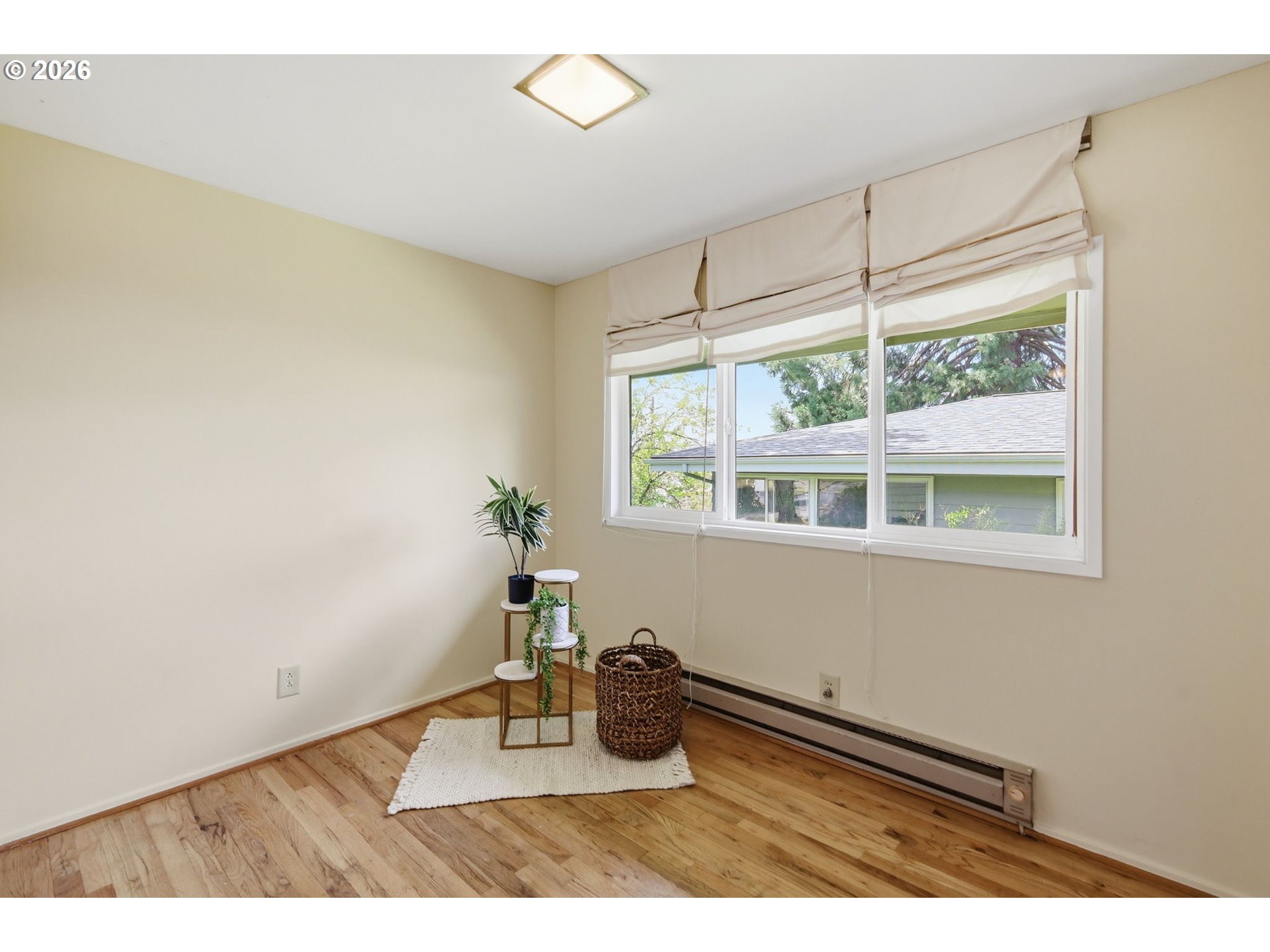3025 Harris Street Eugene, OR 97405 - Photo 25 of 44 a kitchen with a window