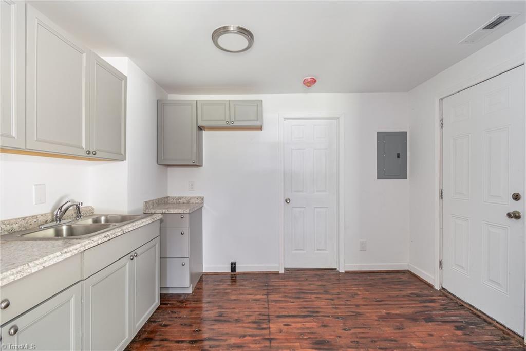 900 Winslow Street High Point, NC 27260 - Photo 4 of 18