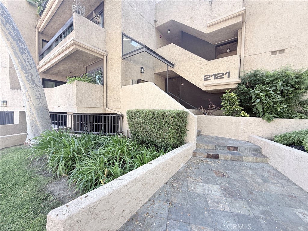 2121 Scott Road, Unit 104 Burbank, CA 91504 - Photo 2 of 27 Exterior by Peter Yahiayan - CALL FOR ALL YOUR REAL ESTATE NEEDS
