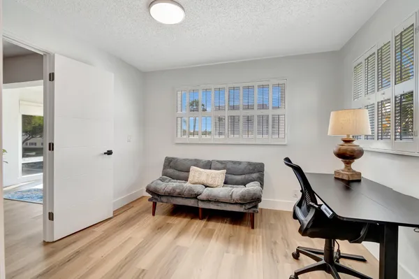 $2,600 | 17 Colonial Club Drive, Unit 204, Boynton Beach, FL 33435