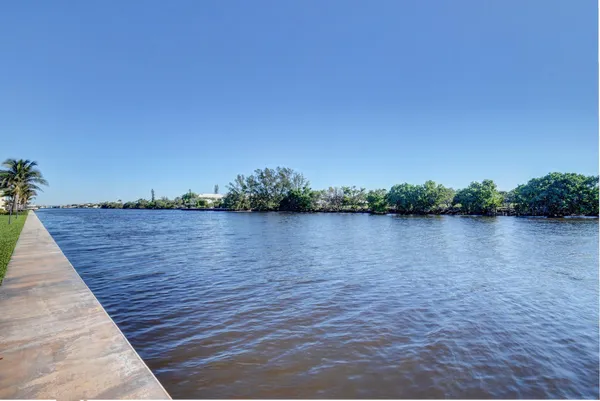 $2,600 | 17 Colonial Club Drive, Unit 204, Boynton Beach, FL 33435