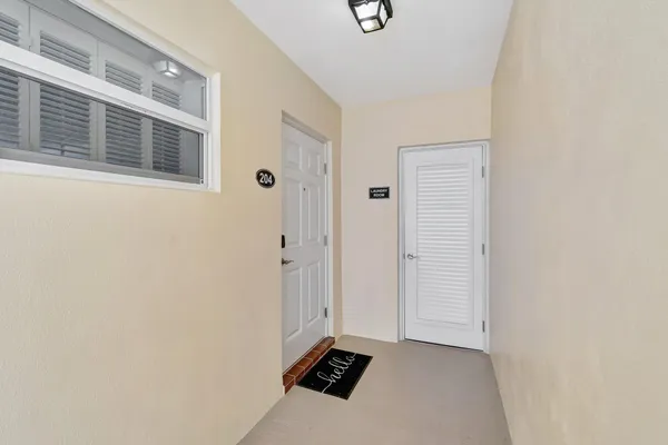 $2,600 | 17 Colonial Club Drive, Unit 204, Boynton Beach, FL 33435