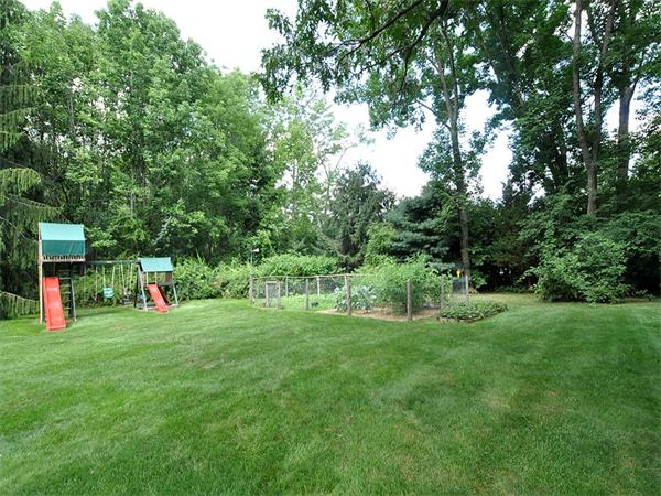 207 Concord Road Lincoln, MA 01773 - Photo 4 of 29 a view of a park with large trees