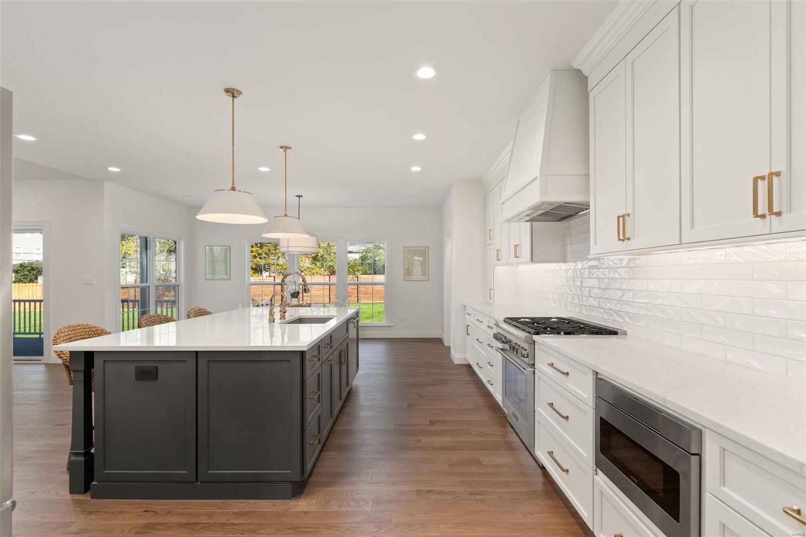 801 Hawbrook Road Glendale, MO 63122 - Photo 12 of 44