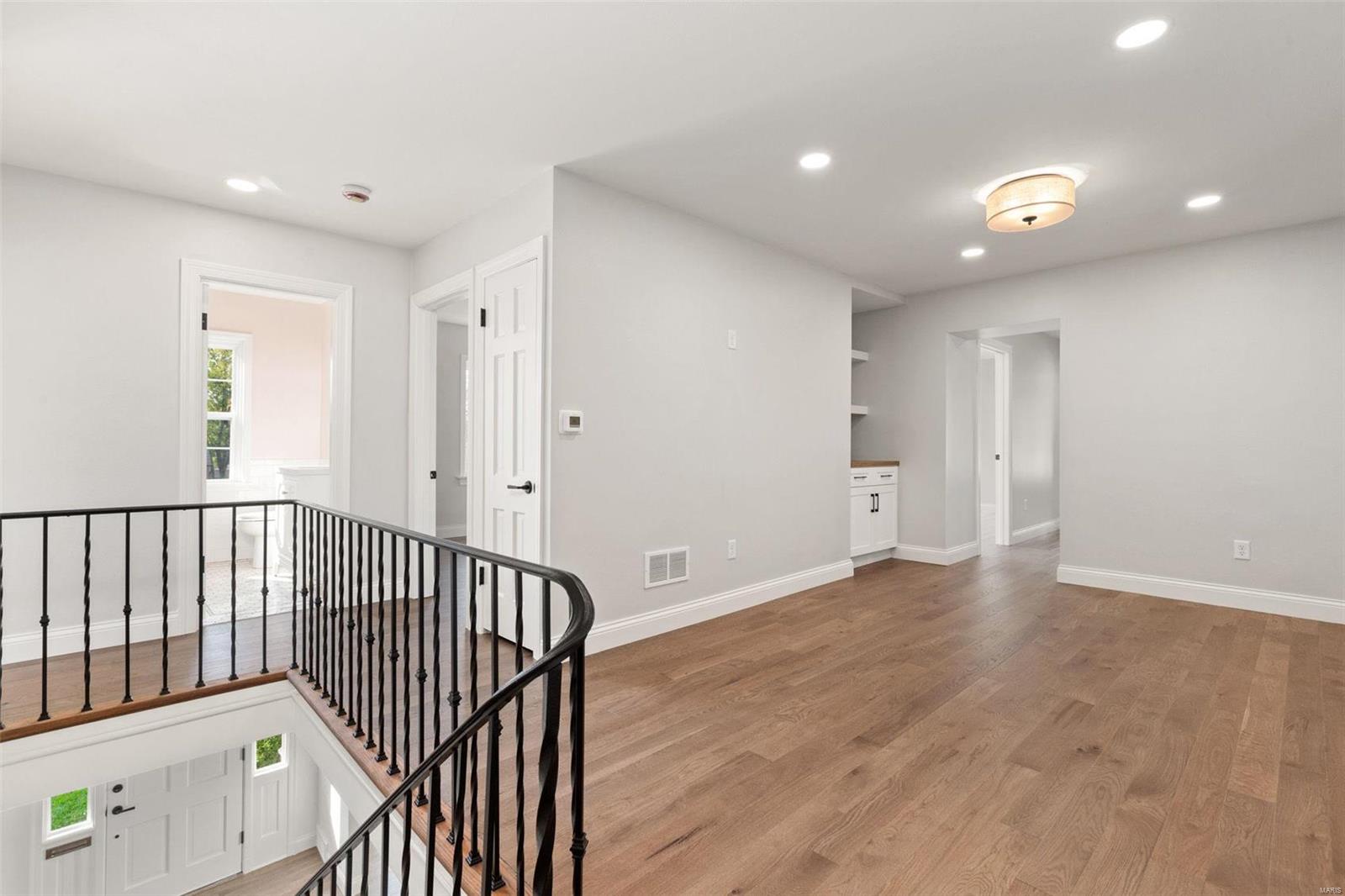 801 Hawbrook Road Glendale, MO 63122 - Photo 26 of 44