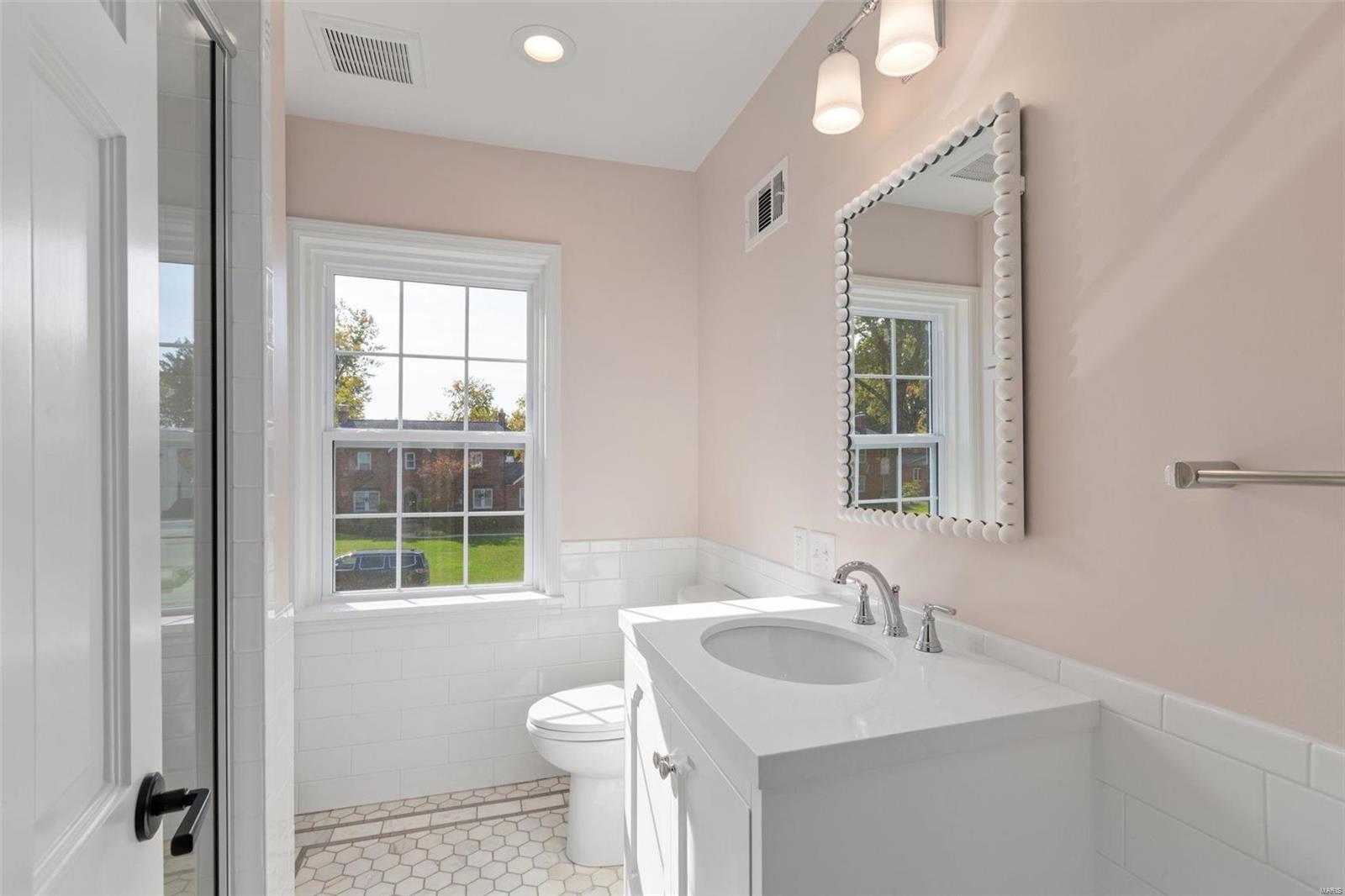 801 Hawbrook Road Glendale, MO 63122 - Photo 33 of 44