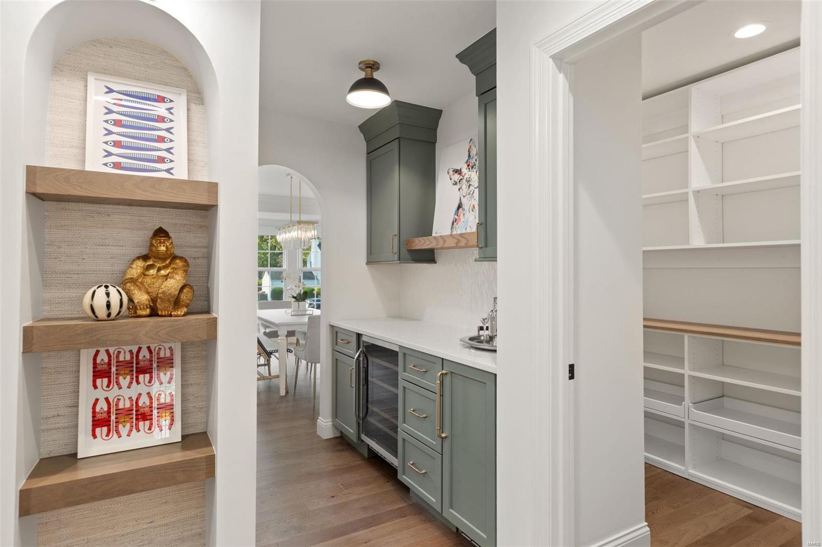 801 Hawbrook Road Glendale, MO 63122 - Photo 7 of 44