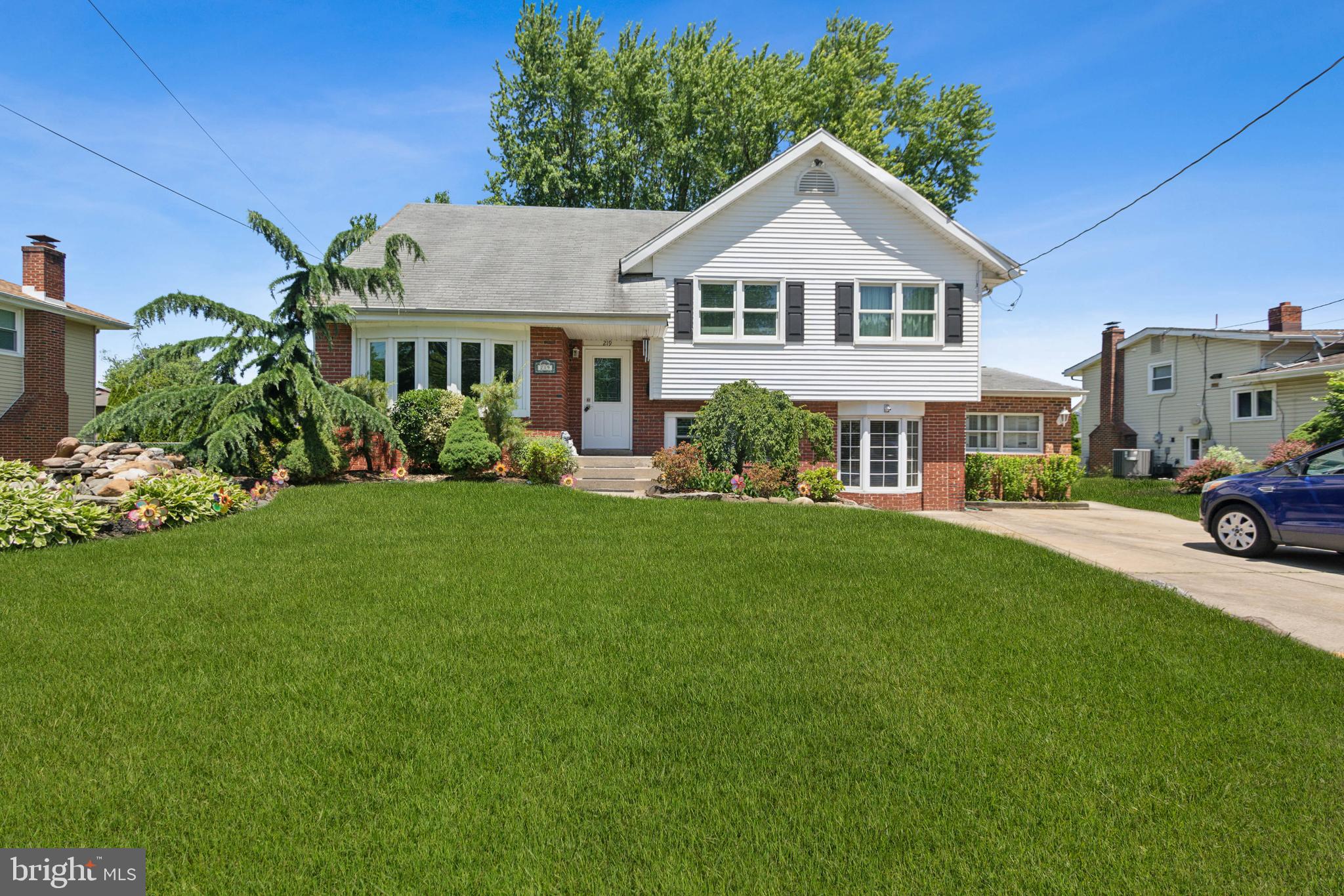 219 Cambridge Road Cherry Hill, NJ 08034 - Photo 2 of 25 Gallery Image 2