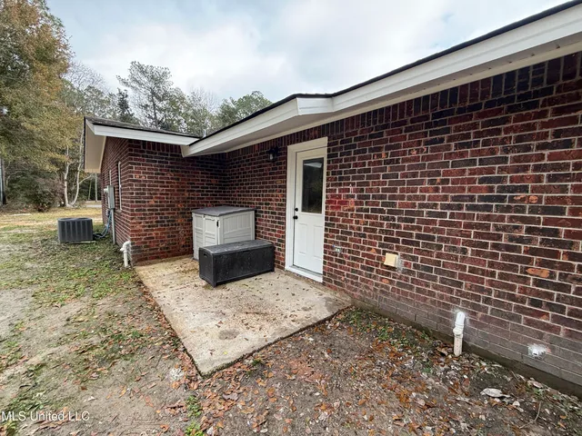 $224,500 | 1400 Riverside Drive, Gautier, MS 39553