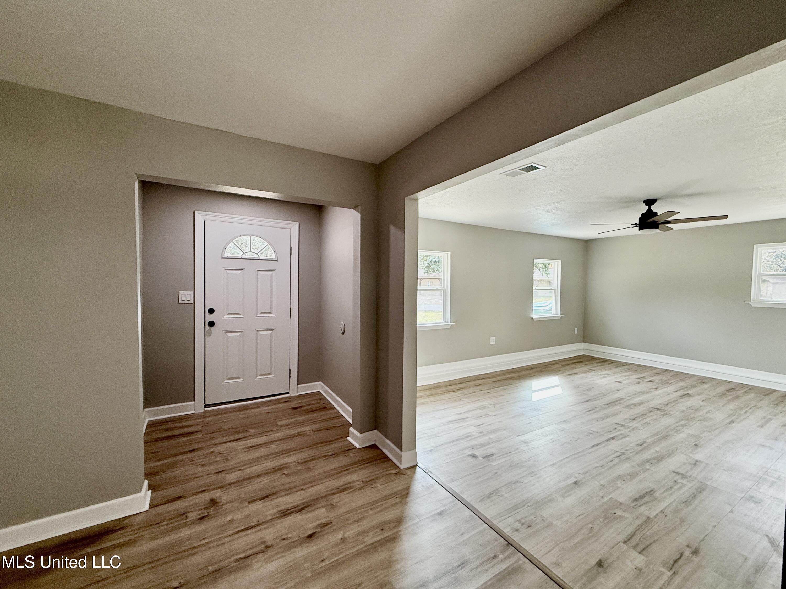 1400 Riverside Drive Gautier, MS 39553 - Photo 14 of 62 Den/ Office