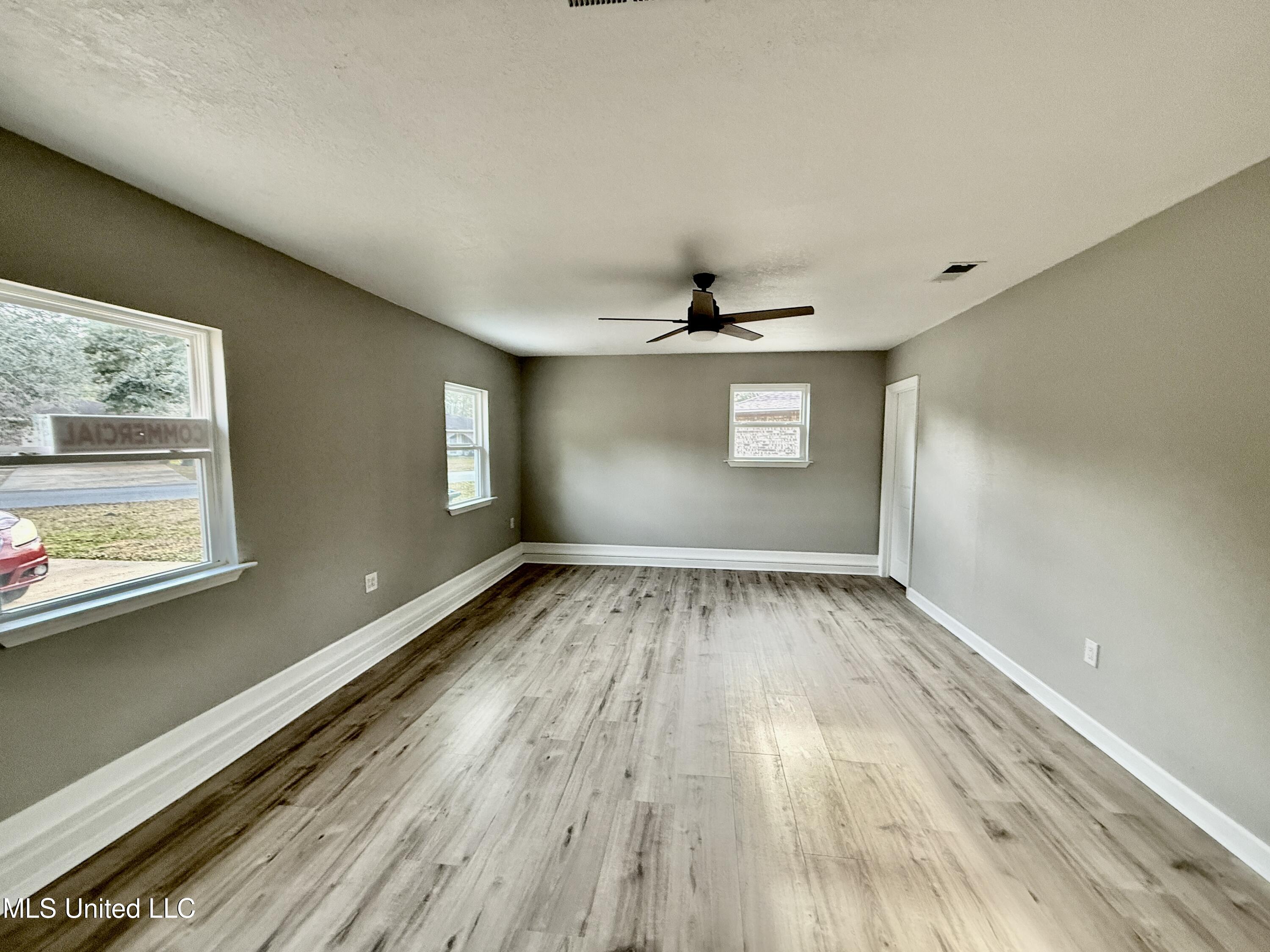 1400 Riverside Drive Gautier, MS 39553 - Photo 15 of 62 Gathering Room
