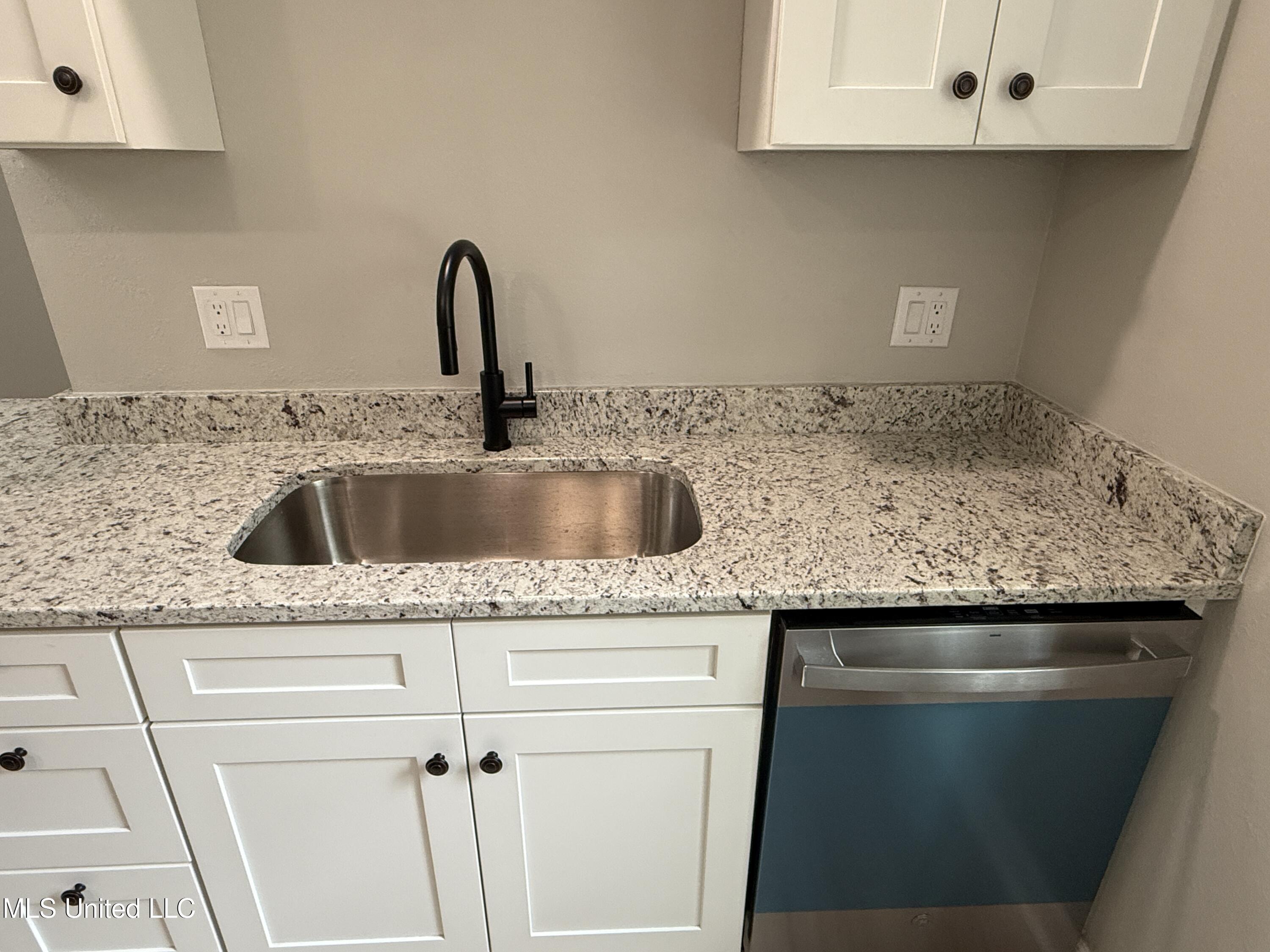 1400 Riverside Drive Gautier, MS 39553 - Photo 17 of 68 Farmhouse sink