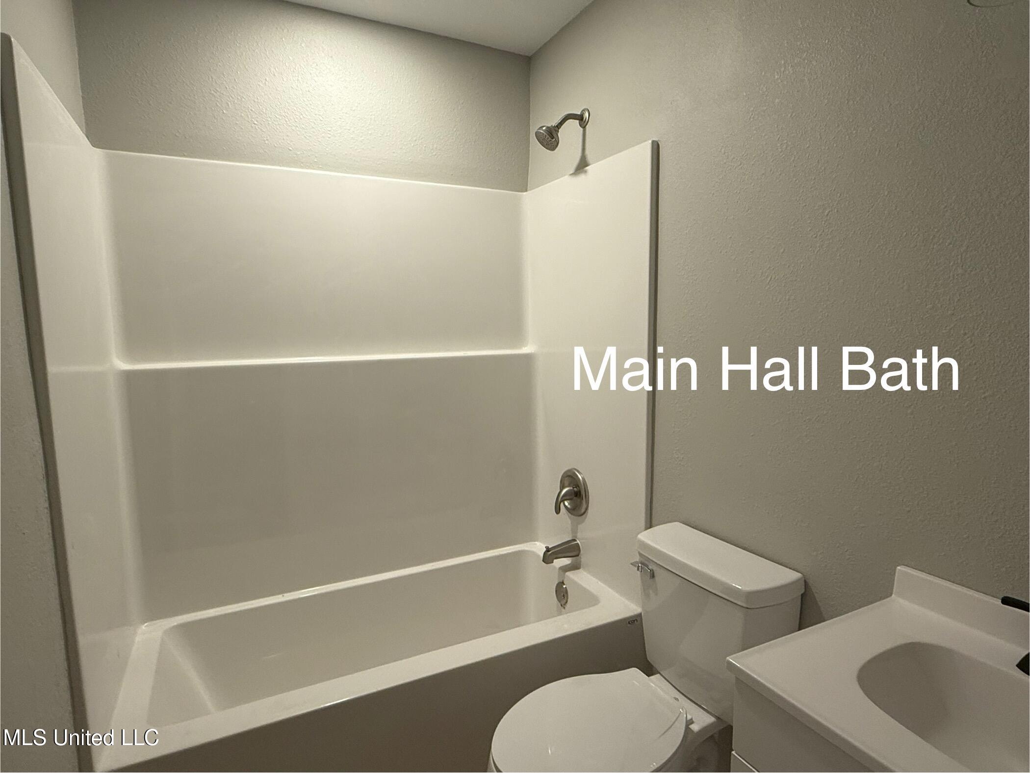 1400 Riverside Drive Gautier, MS 39553 - Photo 28 of 68 Hall Bath