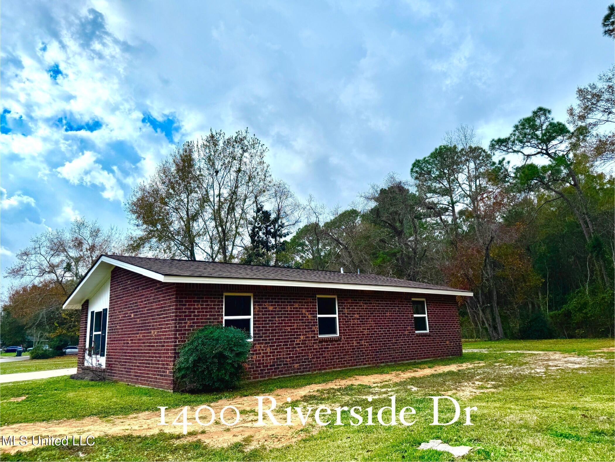 1400 Riverside Drive Gautier, MS 39553 - Photo 3 of 68 4 BR 2.5 Baths