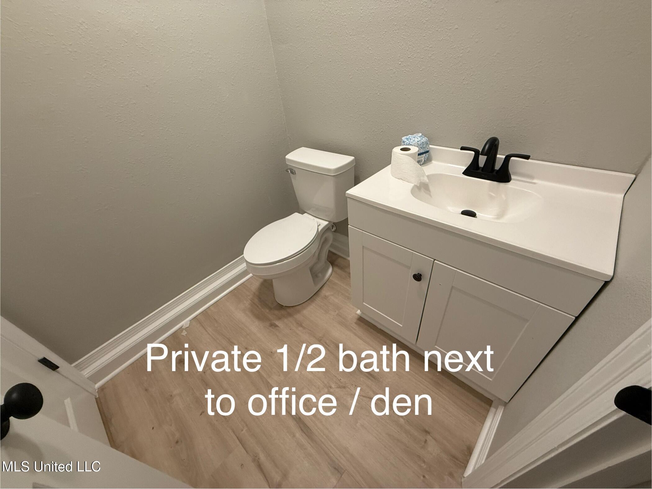 1400 Riverside Drive Gautier, MS 39553 - Photo 40 of 68 1/2 bath