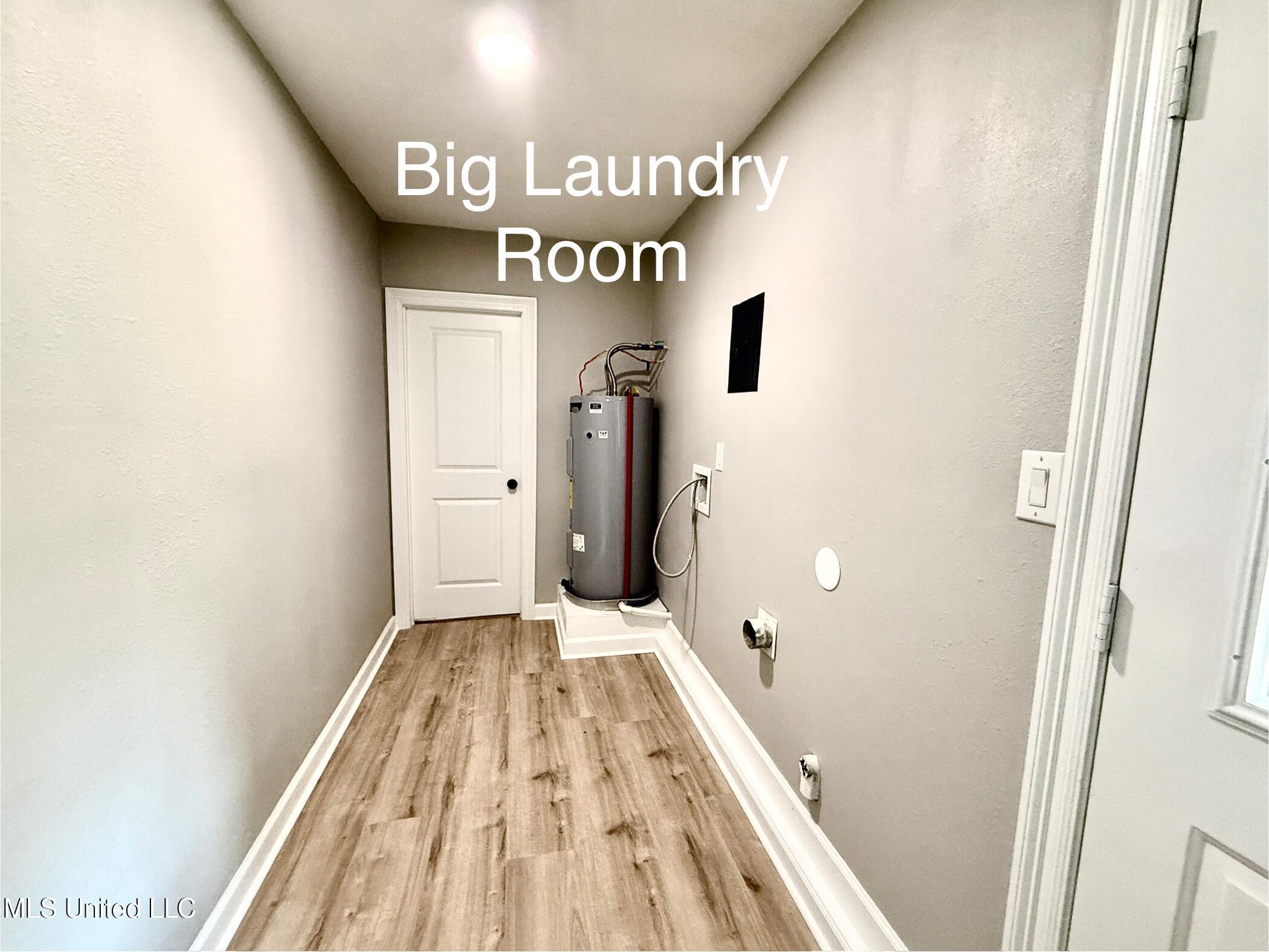 1400 Riverside Drive Gautier, MS 39553 - Photo 41 of 68 Laundry