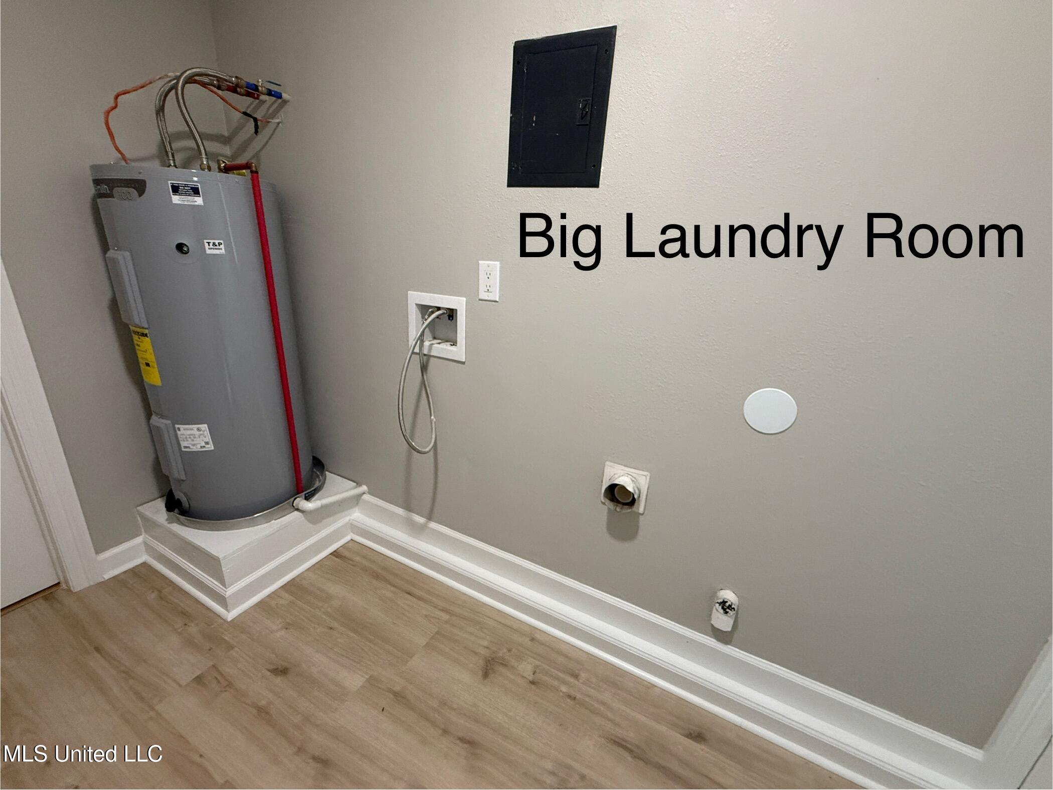 1400 Riverside Drive Gautier, MS 39553 - Photo 42 of 68 Laundry