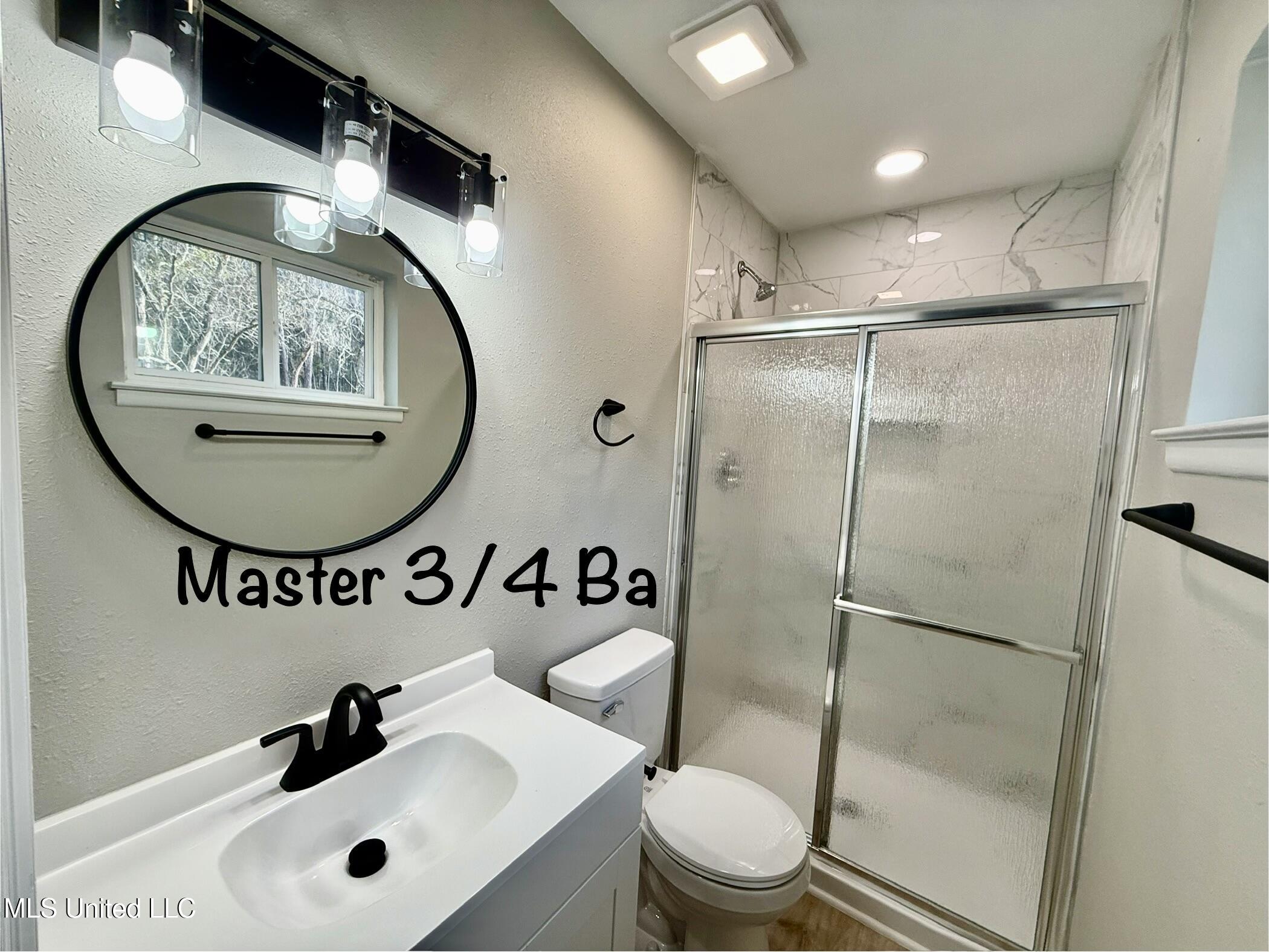 1400 Riverside Drive Gautier, MS 39553 - Photo 43 of 62 Primary bath