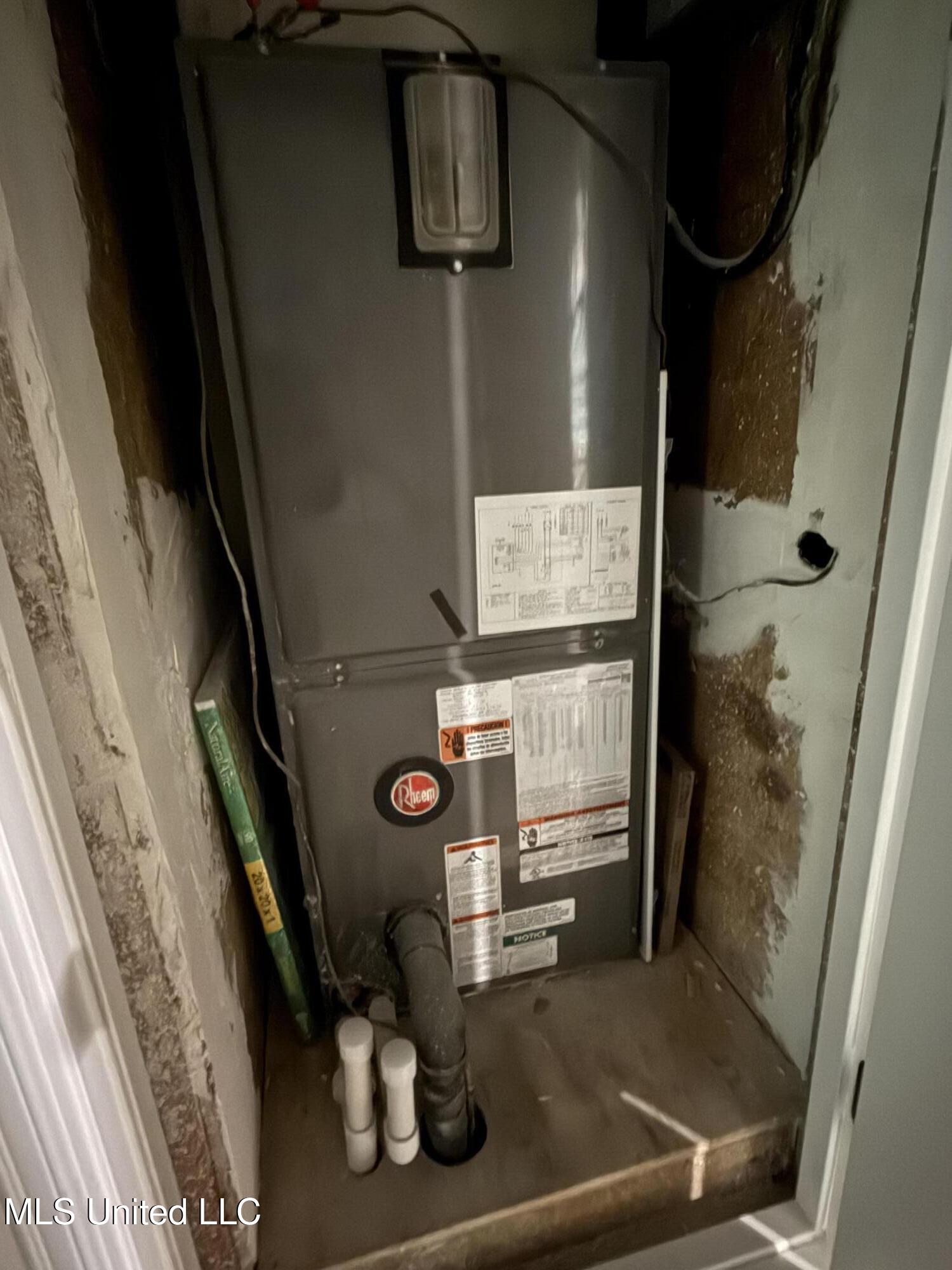 1400 Riverside Drive Gautier, MS 39553 - Photo 44 of 68 HVAC