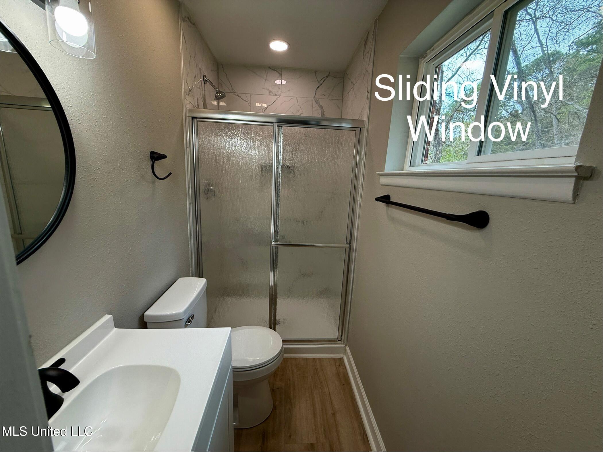 1400 Riverside Drive Gautier, MS 39553 - Photo 53 of 68 Bath Window