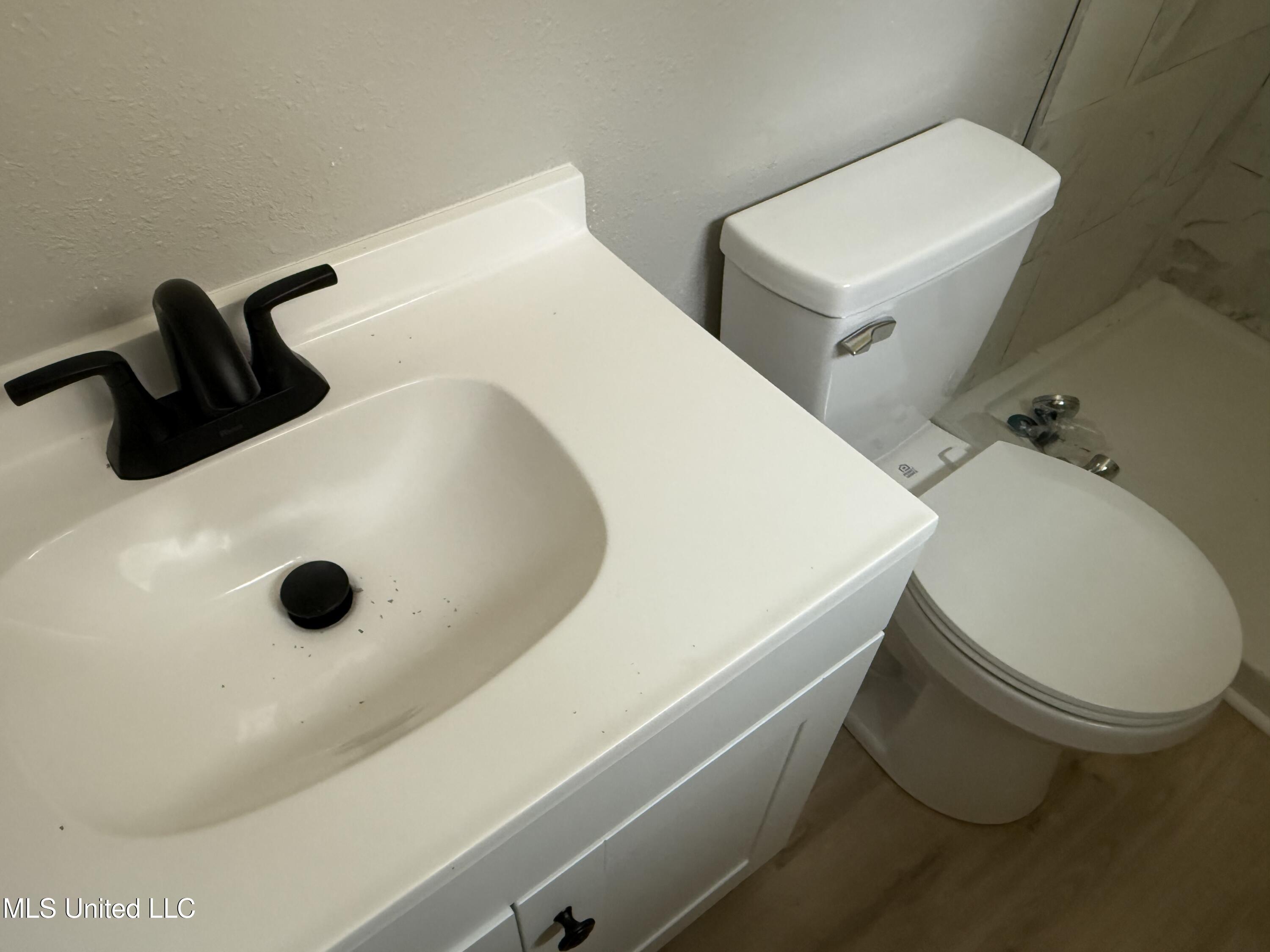 1400 Riverside Drive Gautier, MS 39553 - Photo 55 of 68 Master Bath