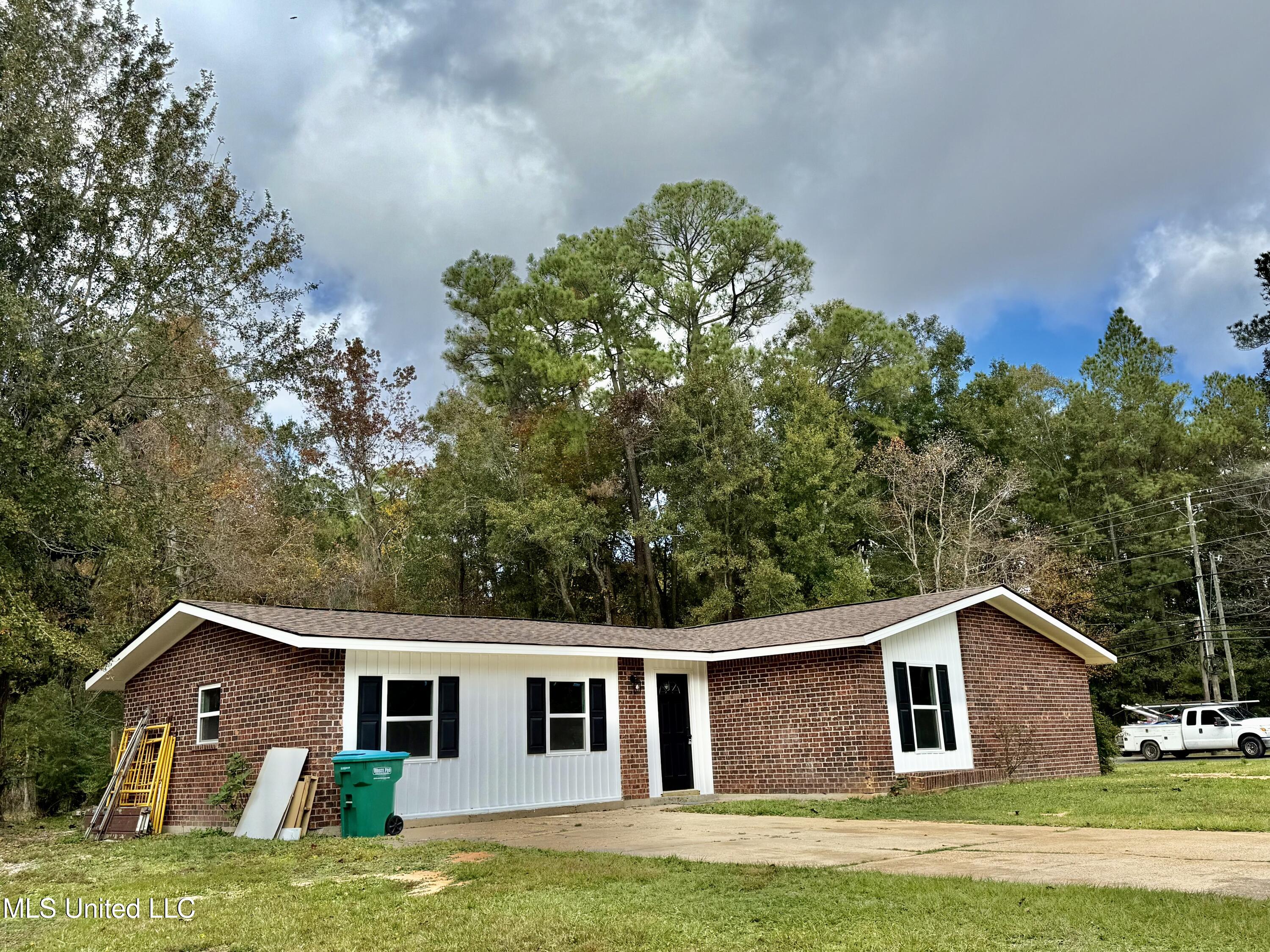 1400 Riverside Drive Gautier, MS 39553 - Photo 10 of 68 No Flood Zone