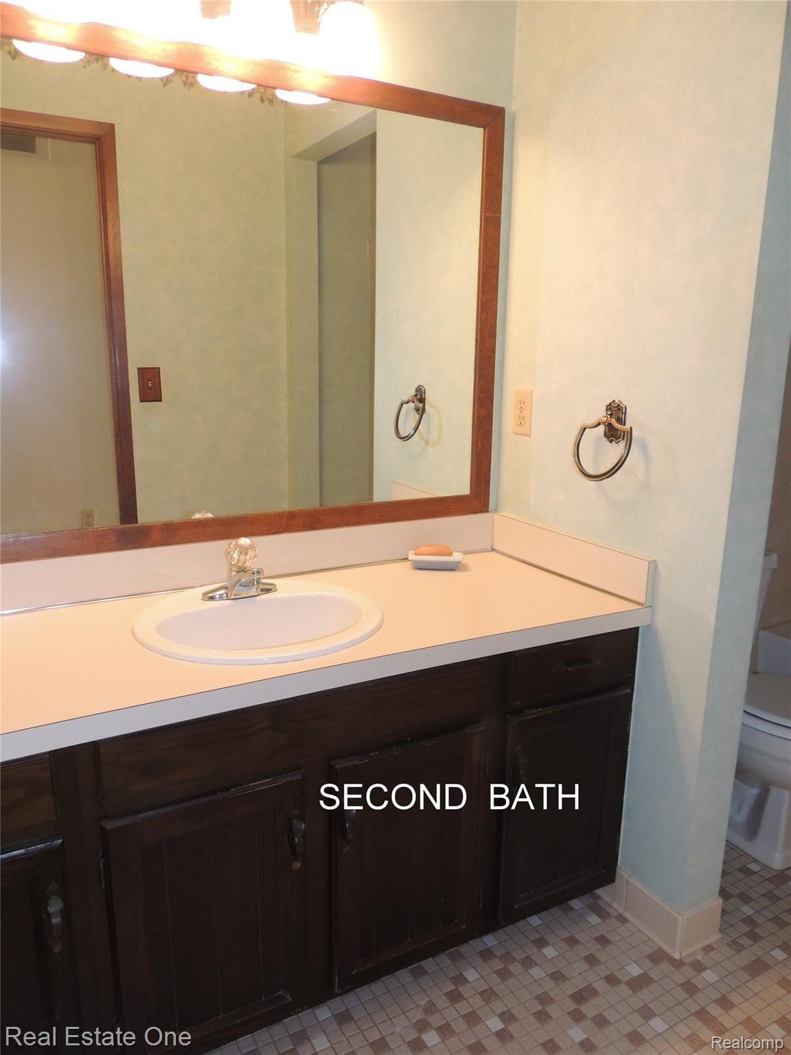 286 Prospect Drive Rochester, MI 48307 - Photo 13 of 20 DSCN7740.JPG