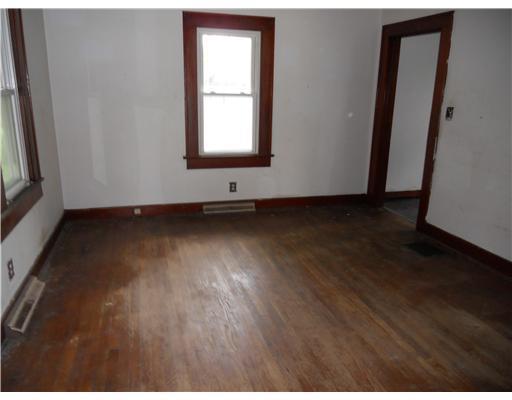 511 N Light Springfield, OH 45504 - Photo 4 of 8