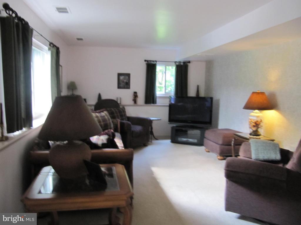 1925 Split Rock Road Lancaster, PA 17601 - Photo 4 of 21 Gallery Image 4
