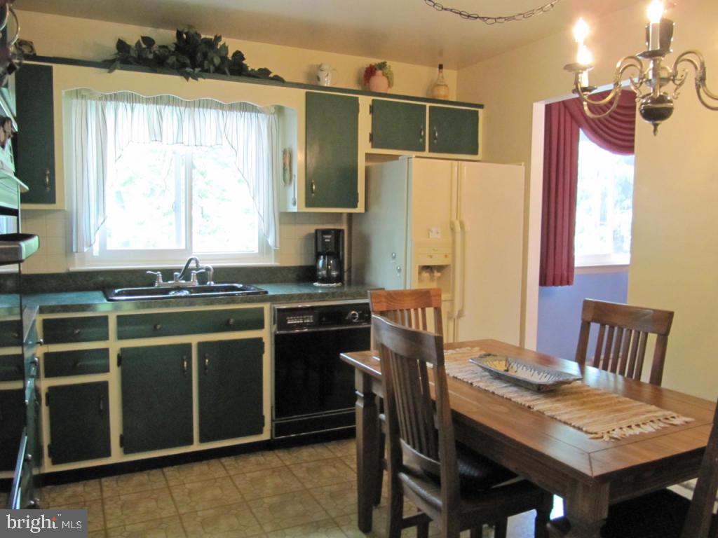 1925 Split Rock Road Lancaster, PA 17601 - Photo 7 of 21 Gallery Image 7