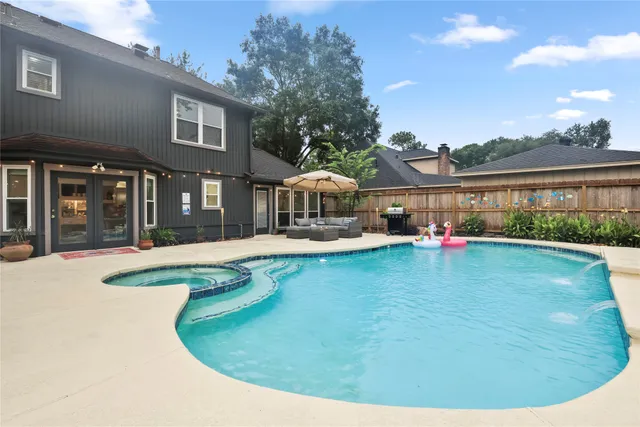front view of house with a yard