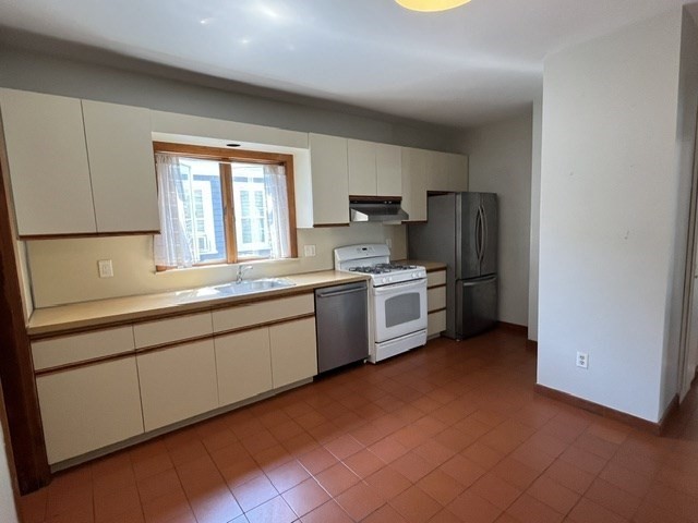 32 Hamilton Road, Unit 1 Somerville, MA 02144 - Photo 13 of 20