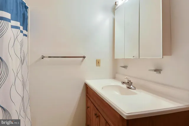 $2,400 | 19948 Church Street, Rehoboth Beach, DE 19971