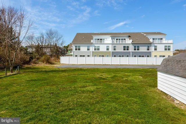 $2,400 | 19948 Church Street, Rehoboth Beach, DE 19971