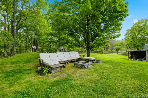 $1,000,000 | 308 Hollow Road, Staatsburg, NY 12580