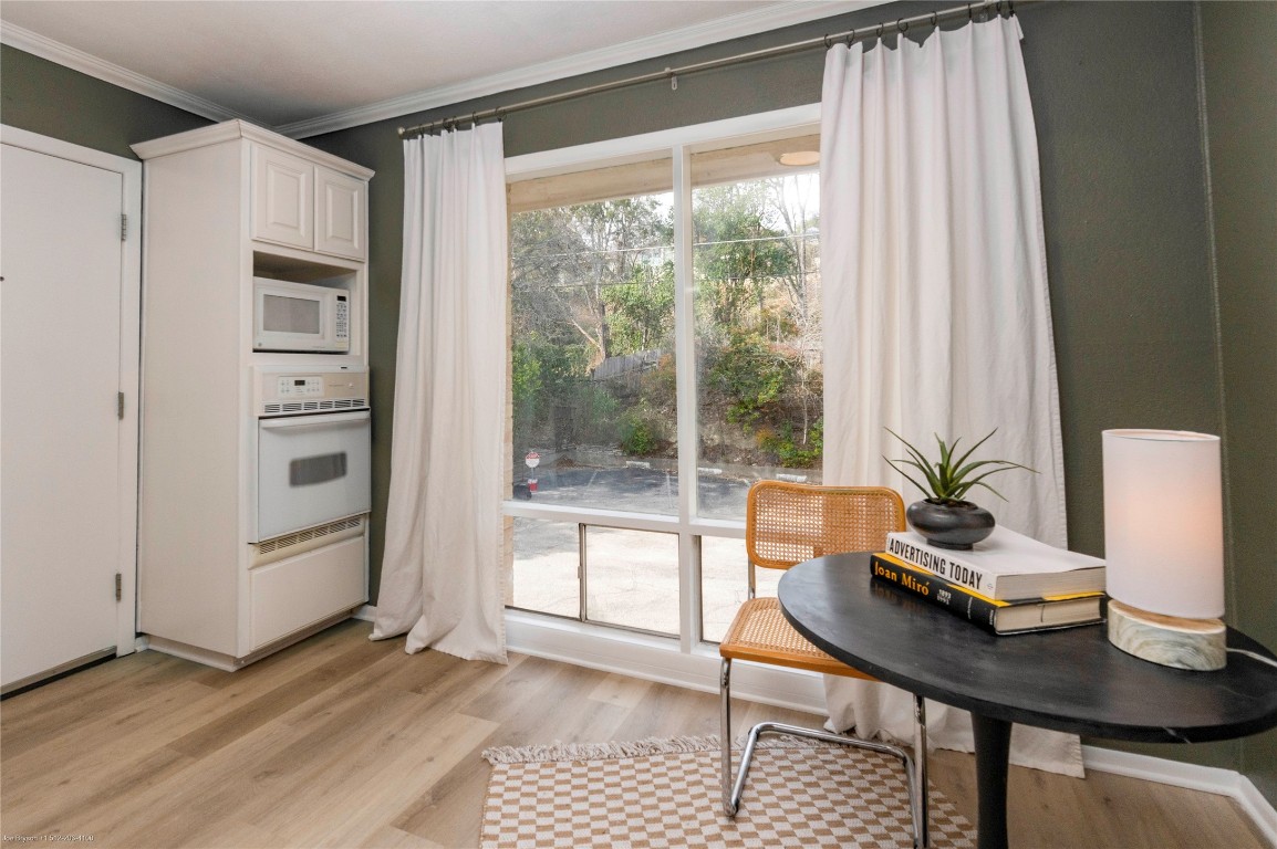 5326 Balcones Drive, Unit D Austin, TX 78731 - Photo 6 of 28 a living room with furniture and a window