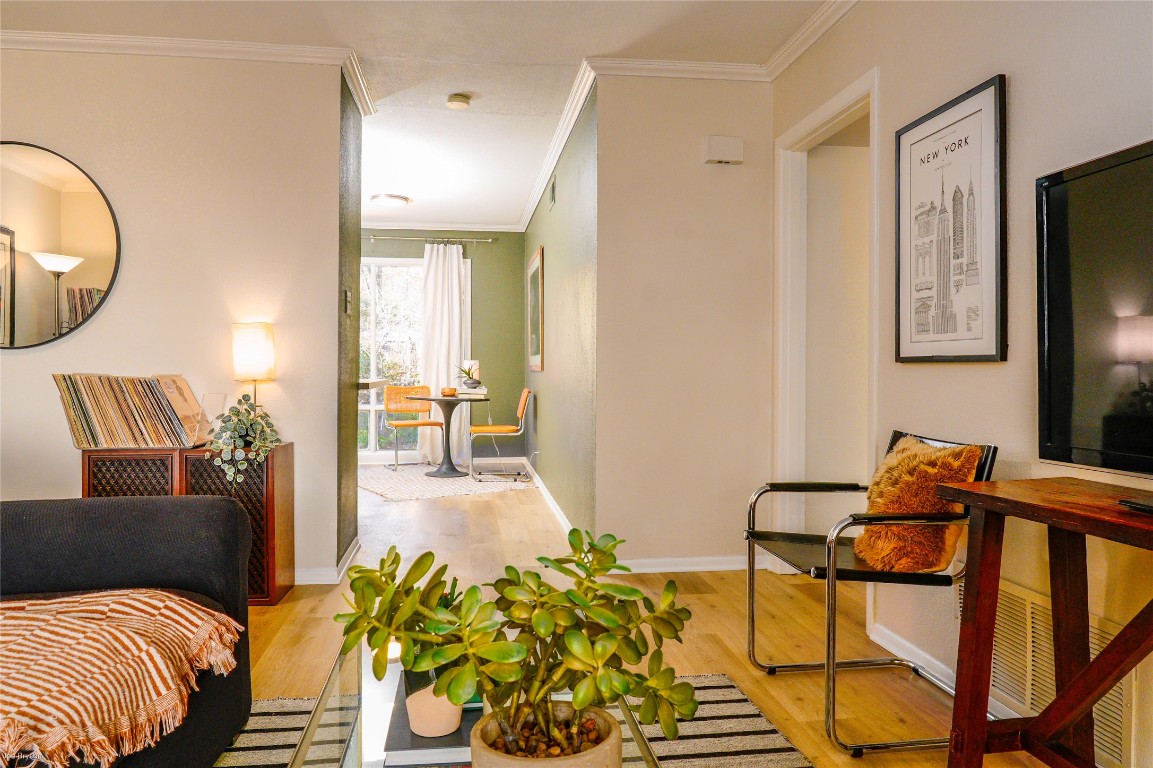 5326 Balcones Drive, Unit D Austin, TX 78731 - Photo 8 of 28 a living room with furniture and a flat screen tv