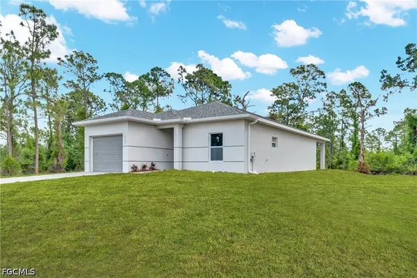 $1,895 | 715 Bering Avenue South, Lehigh Acres, FL 33974